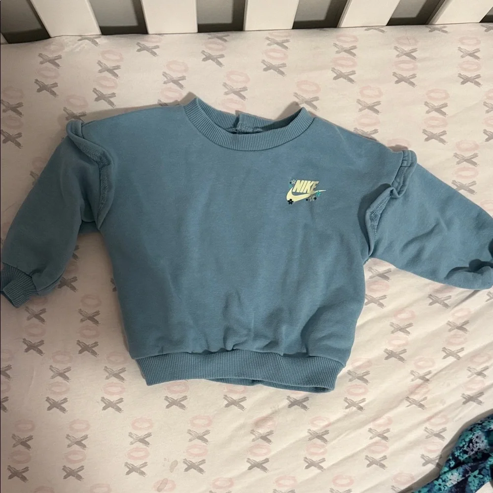 Nike Kids Teal and Black Floral Leggings - Picture 2 of 4